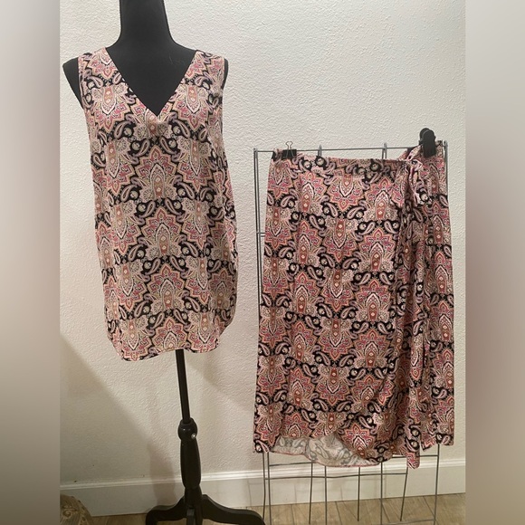 Women’s Skirt Blouse Set from Maurice’s. Size XL Top Size 16W Skirt. NWT. - Picture 1 of 9
